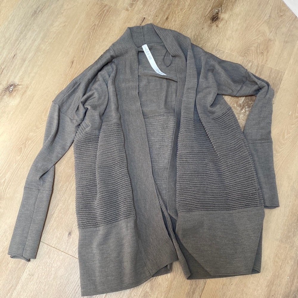 Lululemon cardigan in light green color